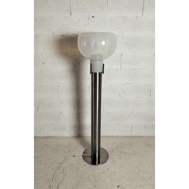 AVMazzega Glass and Aluminium Floor Lamp attributed to Tony Zuccheri for Mazzega, 1970s For Sale - Image 4 of 12