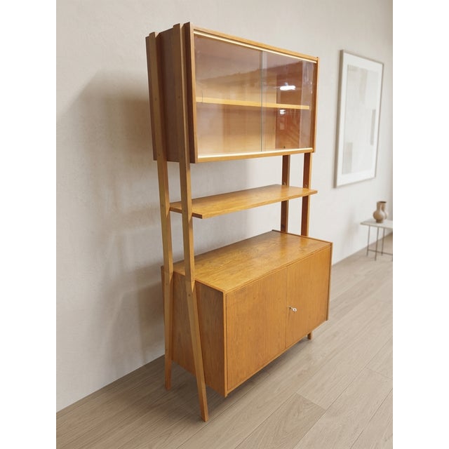 Mid-Century Oak Veneer Wall Shelf Bookcase by František Jirák for Tatra Nábytok, Former Czechoslovakia, 1960s For Sale - Image 4 of 8