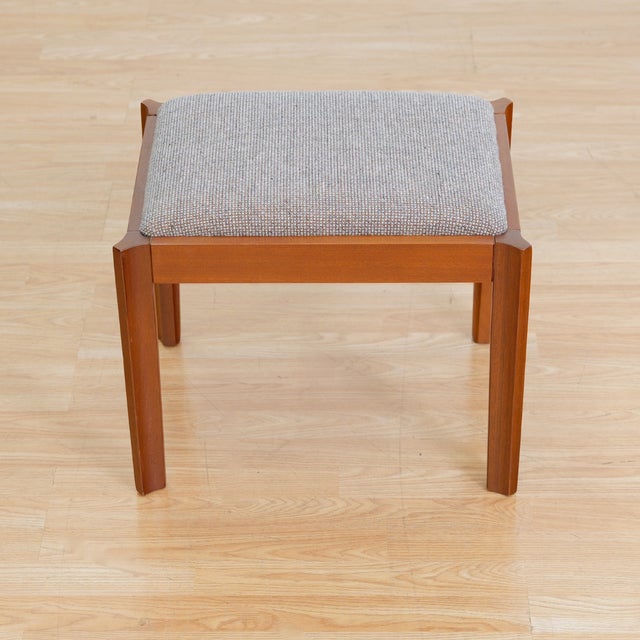 Mid Century Vanity Stool in Mahogany For Sale In Los Angeles - Image 6 of 7