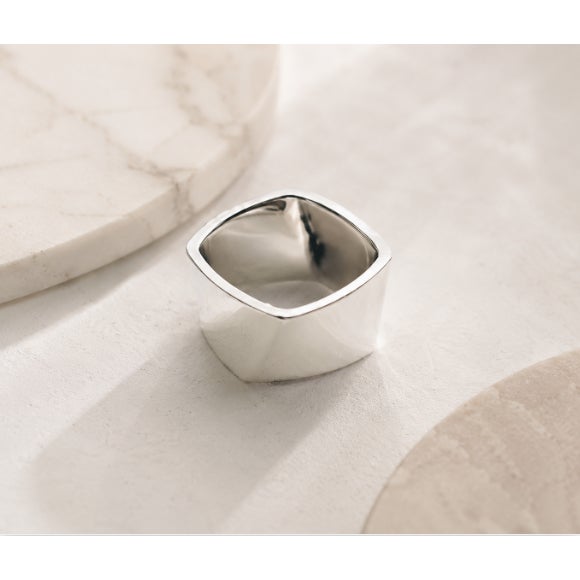 Contemporary Vintage Frank Gehry Tiffany & Co. Sterling Silver Torque Ring, Size 8.5, Architectural Statement, 2006 Collaboration For Sale - Image 3 of 15