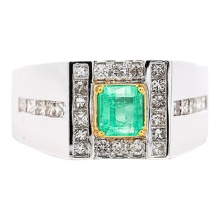 Natural 1.78 Carat Emerald and Diamond 18k Gold Mens Ring Size 9.5 For Sale