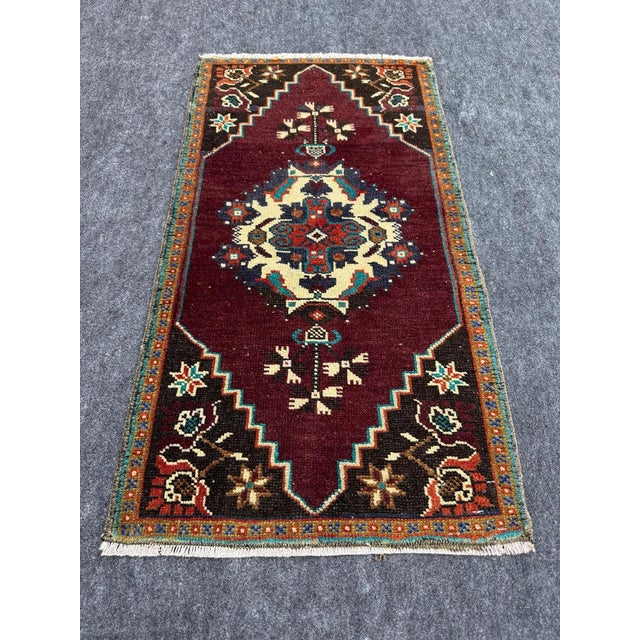 Turkish Yastik Rug 1'6" x 2'10" For Sale - Image 4 of 5