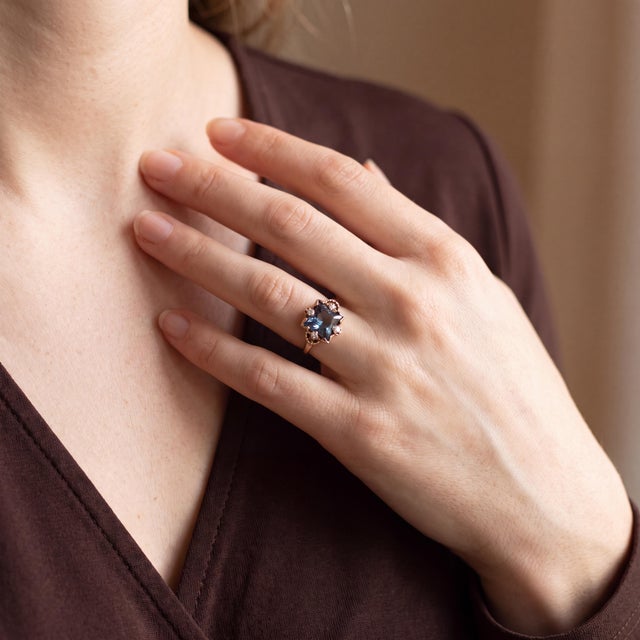 Mid 20th Century Mid-Century 10k Yellow Gold Synthetic Blue Spinel Birthstone Ring, Size 6.75 For Sale - Image 5 of 5