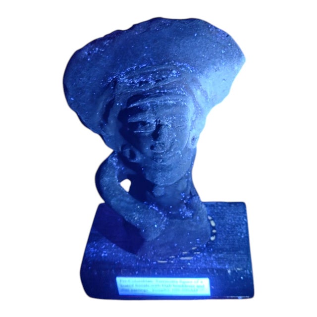 Large Pre-Columbian Jama-Coaque Seated Female Figure, 100 BCE-500 CE For Sale - Image 10 of 17