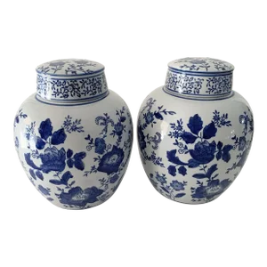 Late 20th Century Pair of Chinoiserie Vintage Blue and White Floral Design Ginger Jars