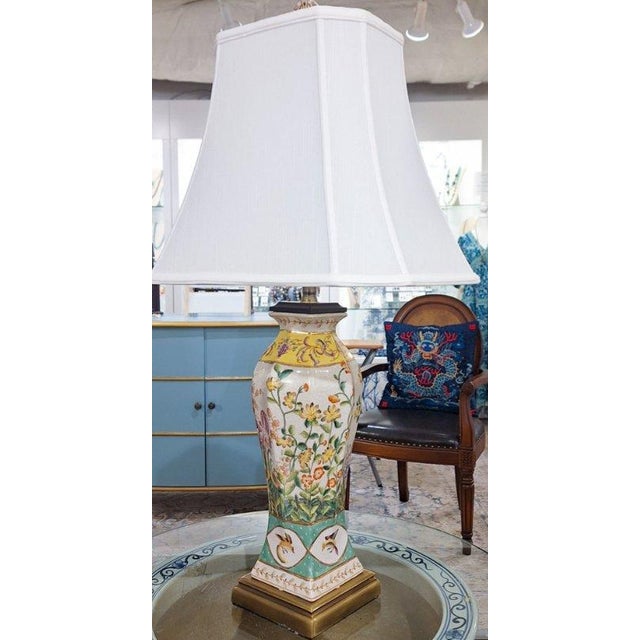 2020s Vintage Style Famille Rose Chinoiserie Porcelain Table Lamp For Sale - Image 5 of 8
