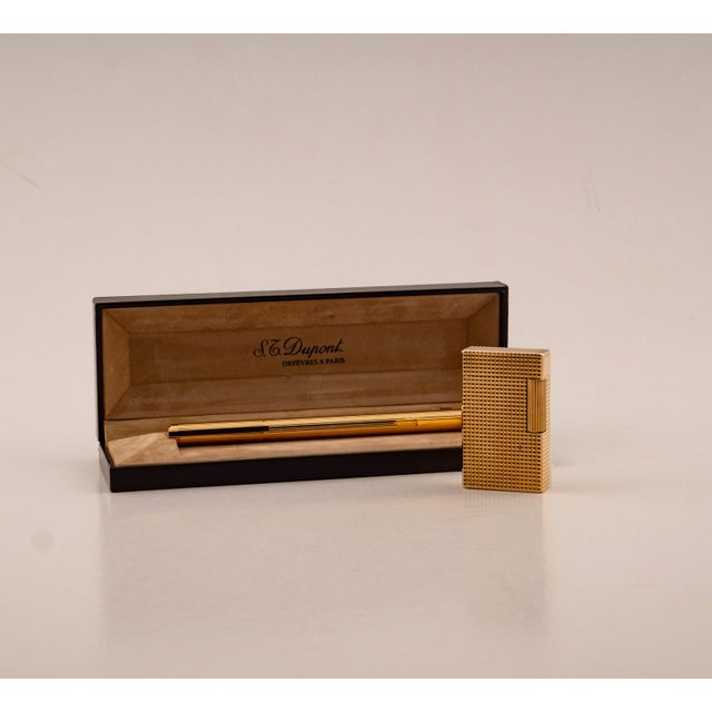 Metal Gold-Plated Standard Lighter and Vermeil Piston Fountain Pen from S.T. Dupont, 1970s, Set of 2 For Sale - Image 7 of 18