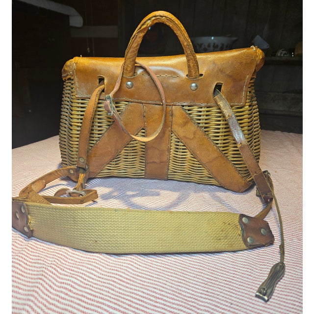 Fishing Creel With a Rexall and Company Line "Nippers" For Sale - Image 4 of 12