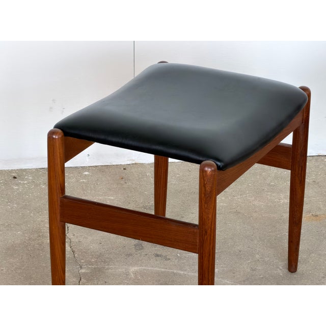 1960s Scandinavian Teak Stools with Black Leatherette Seats, 1960s, Set of 2 For Sale - Image 5 of 8