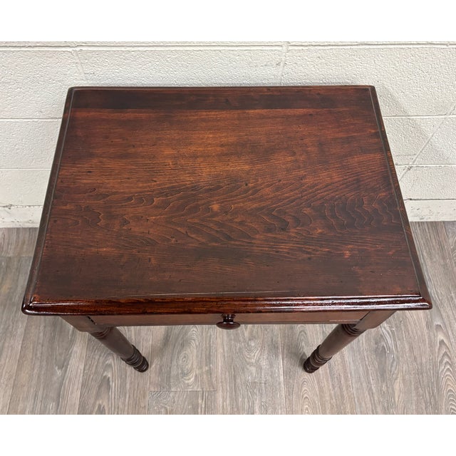 This is a beautiful antique oak Sheraton style nightstand, lamp table, or work table, believed to be from between...