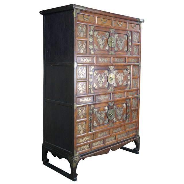 Chinoiserie Antique Korean Elm Brass Bound Bandaji Nong Tansu Scholars Chest Wedding Cabinet For Sale - Image 3 of 12