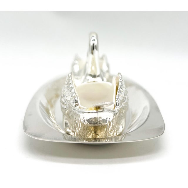 English Mid 20th Century Venetian Italian Silver Plated Swan Salt Cellars With Tray & Spoons — Hollywood Regency, Mid-Century Silverplate - Set of 6 For Sale - Image 3 of 16