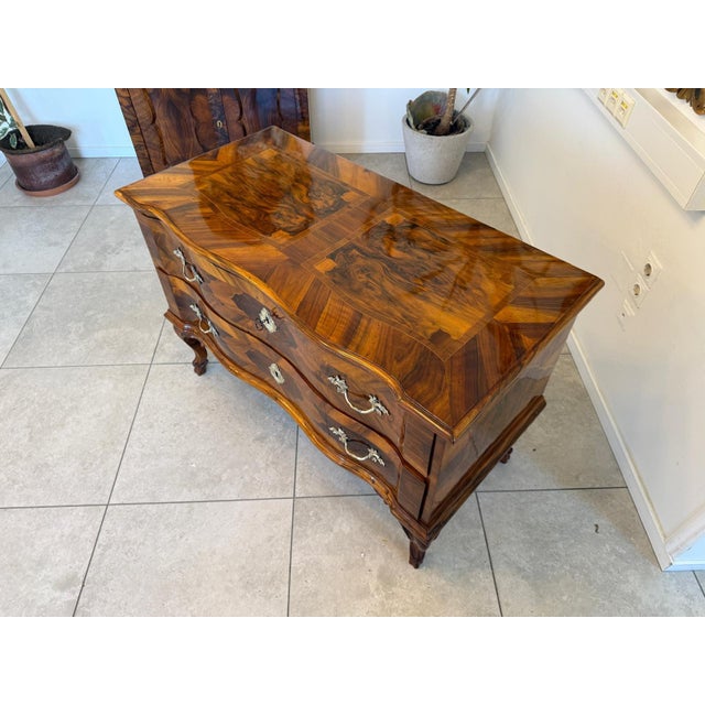 Brown Baroque Chest of Drawers in Walnut Veneer For Sale - Image 8 of 11