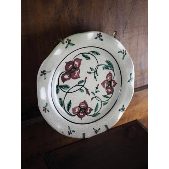 Antique White Early 20th Century French Meyssac Plate Decorated With Flowers on a Cracked Background For Sale - Image 8 of 10