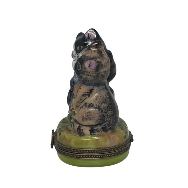 French Provincial Vintage Limoges Porcelain Two Cats Hinged Trinket Box Hand-Painted by Rochaud For Sale - Image 3 of 12