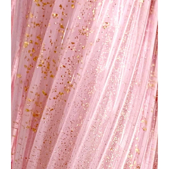 Metal 1950s Barovier & Toso Murano Glass Table Lamp – Pink & Gold Flecked With Sculpted Flowers For Sale - Image 7 of 11