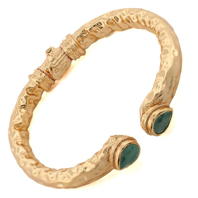 Cleopatra Emerald Stone & Gold Cuff Chunky Bracelet For Sale In Miami - Image 6 of 7