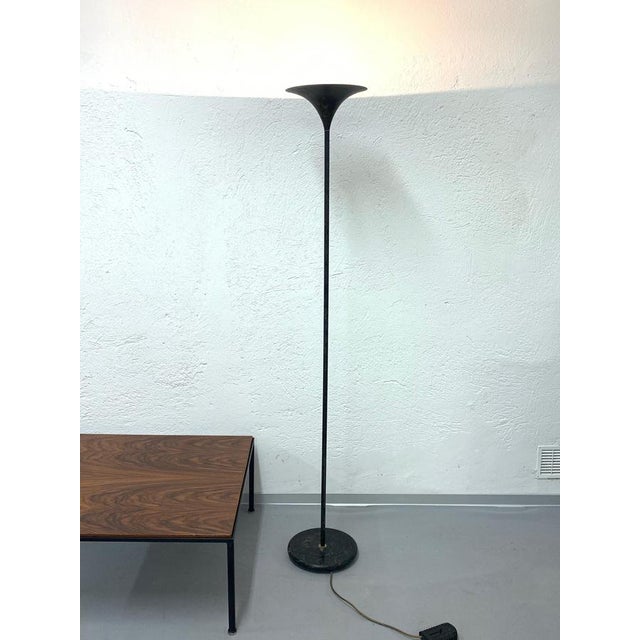 Mid-Century Italian Black Aluminum Tulip Floor Lamp with Gold Finishes, 1970s For Sale - Image 6 of 14