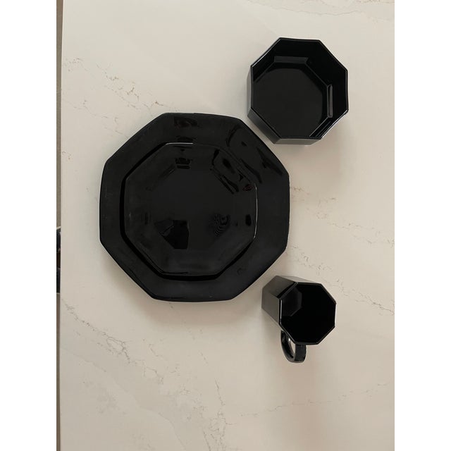 Contemporary Vintage 1980s Arcoroc Octime Dinnerware Set- 32 Pieces For Sale - Image 3 of 3