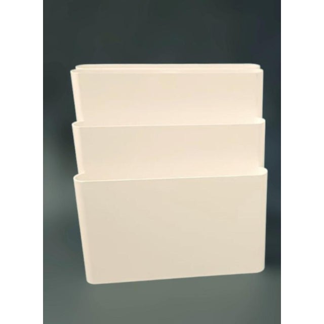 1970s Italian White Magazine Rack by Kartell For Sale - Image 6 of 7