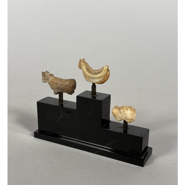 Tribal Djemdet-Nasr 3100-2900 BC Amulet pendant Mesopotamian art For Sale - Image 3 of 6