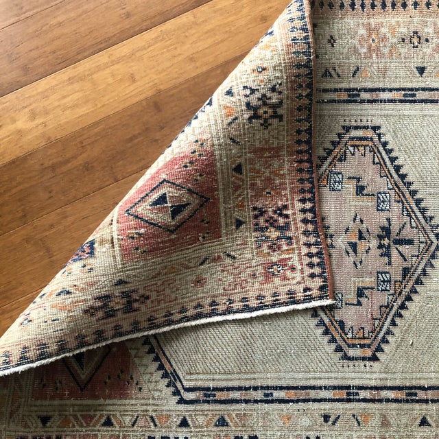 1930s Antique Serapi Rug | Geometric Medallion | 3x5 For Sale - Image 5 of 7