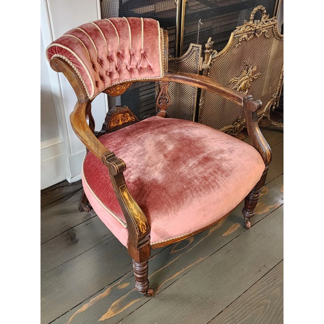 19th Century furniture of unknown mark and origin, raspberry pink velvet, in good condition. A quaint whimsical low body...