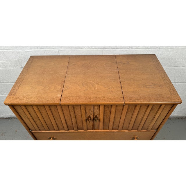 Broyhill Broyhill Premier Division Mid-Century Highboy Dresser For Sale - Image 4 of 17
