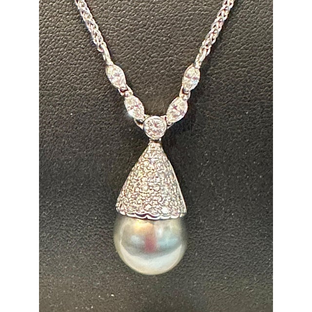 Black 14 mm Black Round Tahitian Pearl & 2 Ct Diamond 14 Kt Gold Pendant /Necklace For Sale - Image 8 of 18