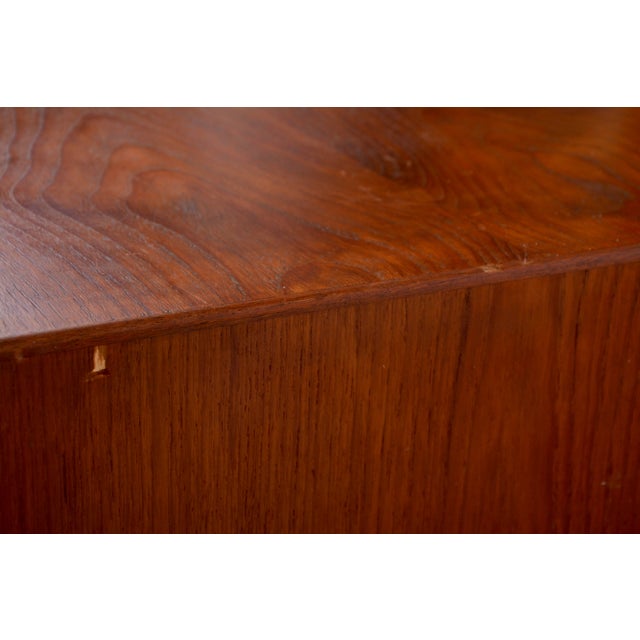 Danish Model 90 Teak Cabinet by Illum Wikkelso for Soren Willadsen, 1950s For Sale - Image 10 of 18