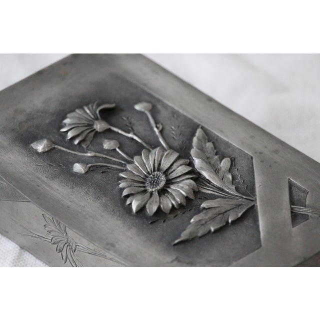 Silver Jewelry Box with Daisy Decor, 1930s For Sale - Image 9 of 18