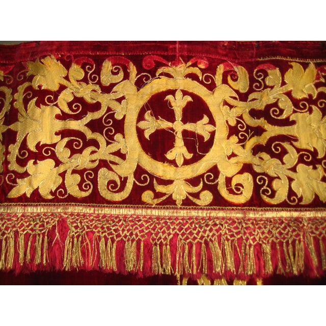 Spanish Altar Embroidery Ornement of Virgin and Child , 18 Century For Sale - Image 14 of 17