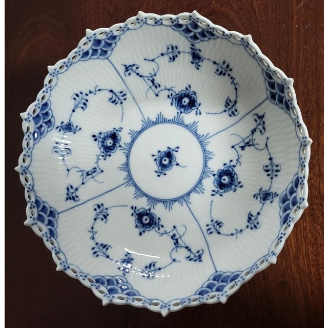 Royal Copenhagan 1969–73 Royal Copenhagen Blue Fluted Full Lace Porcelain Footed Compote No. 1/1020 For Sale - Image 4 of 9