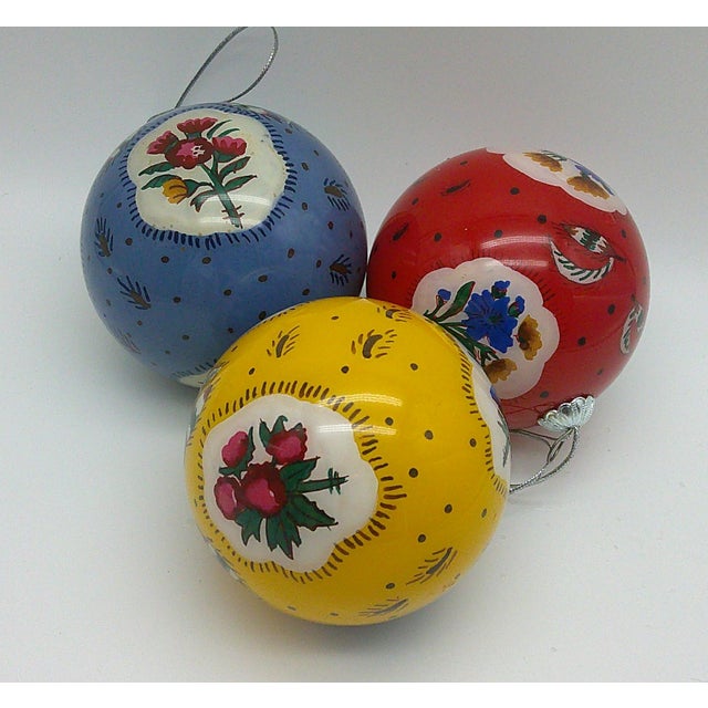 French Country Pierre Deux Avignonet French Country Floral Ornaments Vintage / Set of 3 - Original Box For Sale - Image 3 of 6