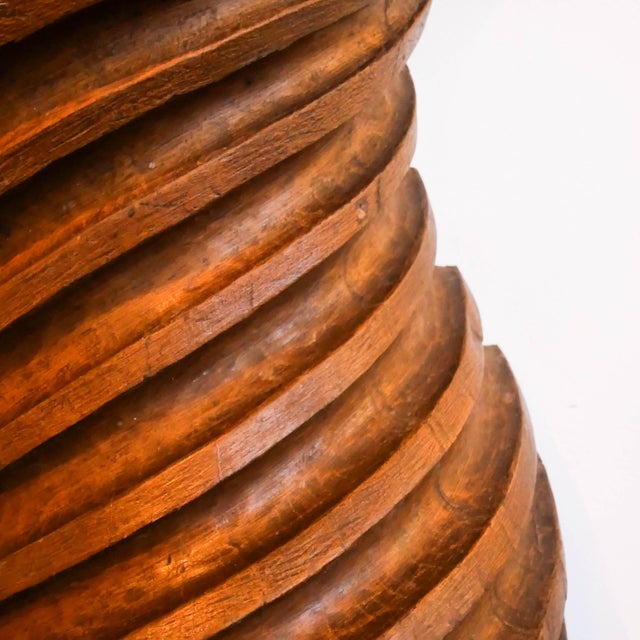 Brown Solomonic Columns in Carved and Gilded Wood, Italy, 17th Century, Set of 2 For Sale - Image 8 of 18