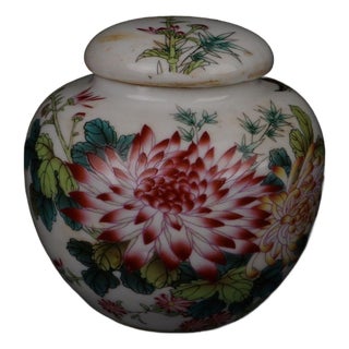 Small Chinese Famille Rose Chrysanthemum Porcelain Tea Caddy, Chinoiserie Lidded Ginger Jar For Sale