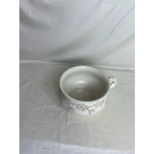 Early 20th Century Chamber Pot, Embossed White With Gold Flowers and Bows, Homer Laughlin For Sale - Image 5 of 11
