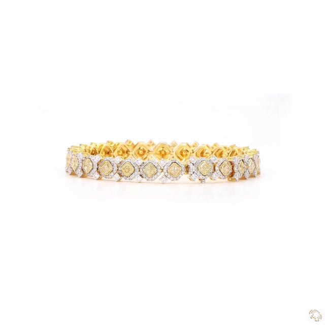 Early 21st Century 3.99 Carat Round Brilliant Cut White Diamond Yellow Diamond Gold Bracelet For Sale - Image 5 of 9