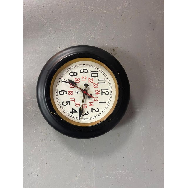 1930s Bauhaus 24-Hour Wall Clock from Siemens Halske, Germany, 1930s For Sale - Image 5 of 16