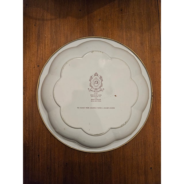 Beautiful Mid Century Modern Daher Decorated Ware Bowl. Add a touch of nostalgia to your home with this beautiful piece...