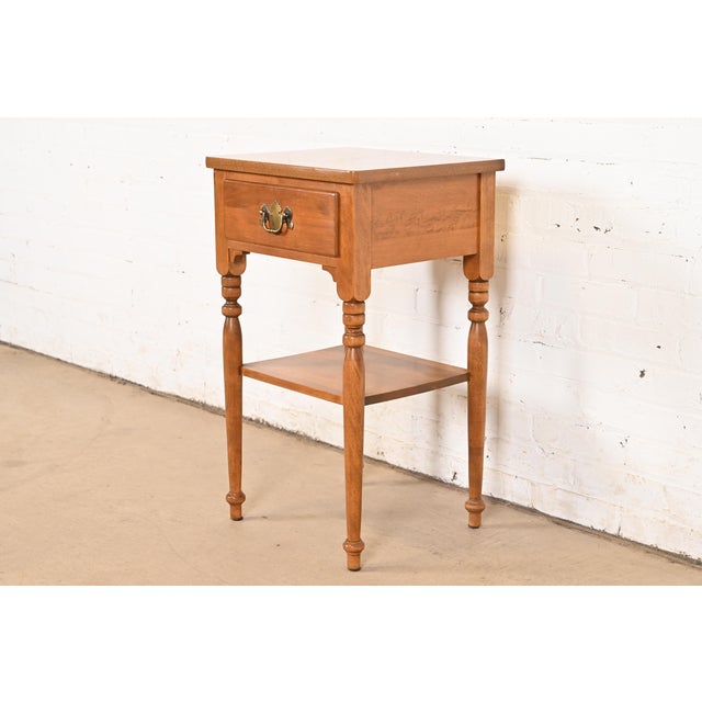 Ethan Allen American Colonial Carved Solid Maple End Table or Nightstand, 1970s For Sale - Image 14 of 14