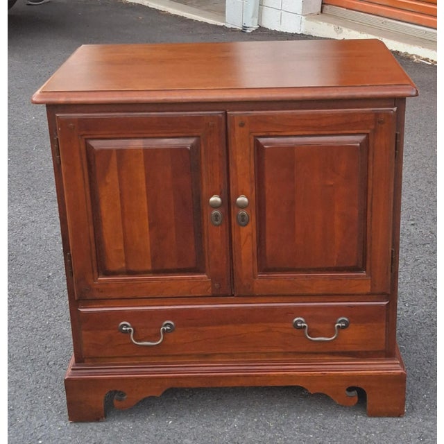 Pair Hooker Furniture French Chippendale Style Cherry Night Tables For Sale - Image 16 of 18