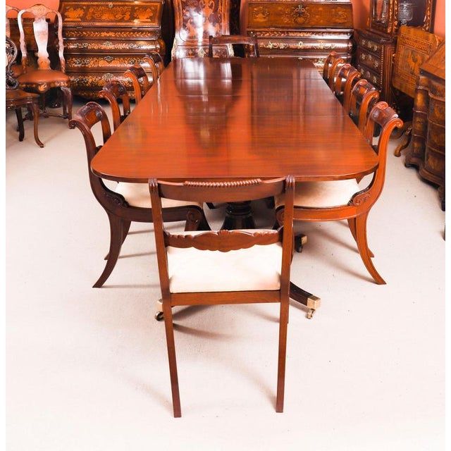 This is a fabulous Vintage Regency Revival dining table by the master cabinet maker William Tillman, Circa 1980 in date....