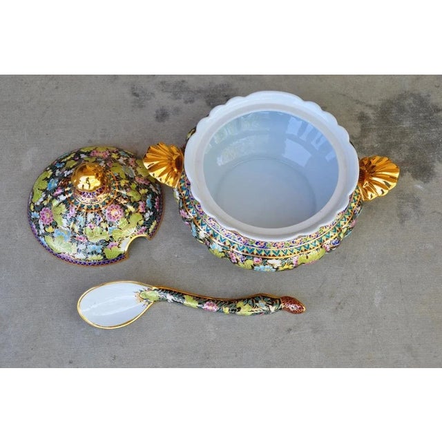 Late 20th Century Thai Benjarong Porcelain Soup Tureen & Ladle Set With Hand-Painted Floral Decorations For Sale - Image 5 of 13