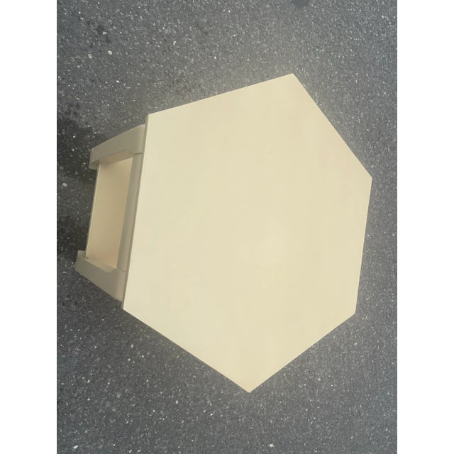 Hollywood Regency 1980s Vintage Asian Inspired Lacquered Side Table For Sale - Image 3 of 5