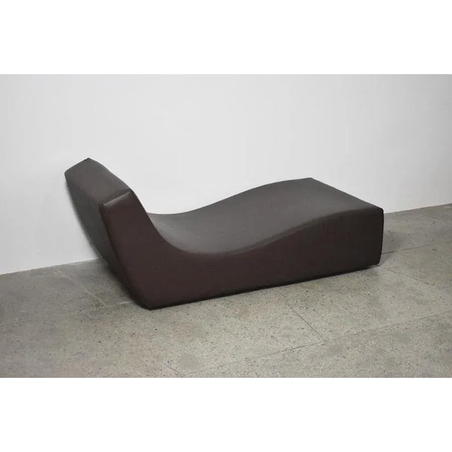 Modern Brown Leather Chaise Longue from Viccarbe, Spain For Sale - Image 3 of 7