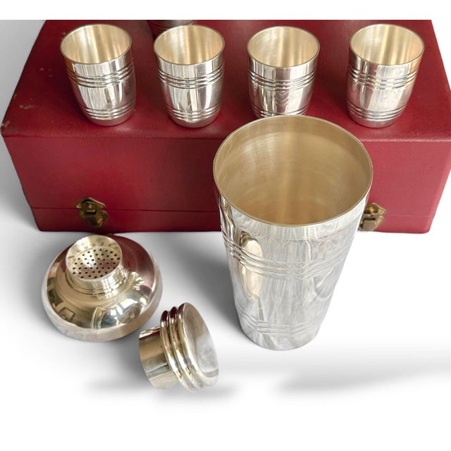 Art Deco Cocktail Shaker and Silver-Plated Glasses with Ondulation Pattern from Silversmith Saint Médard, France, 1930s, Set of 9 For Sale - Image 7 of 10
