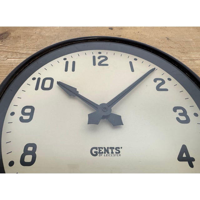 Vintage Brown Bakelite Wall Clock by Gents of Leicester, 1950s For Sale - Image 10 of 17