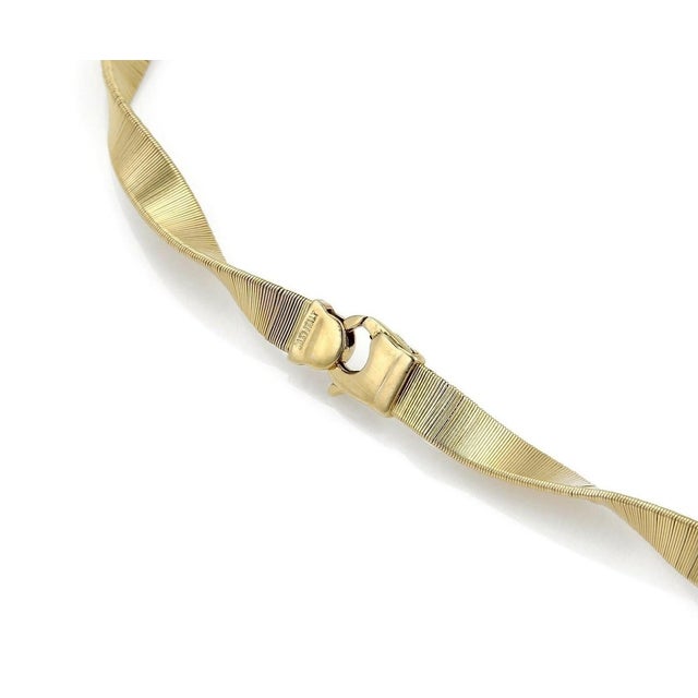 Mid 20th Century Wide Fancy Twisted 14k Yellow Gold Necklace For Sale - Image 4 of 4