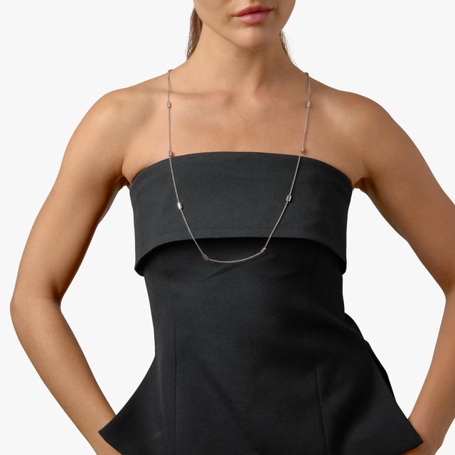 This iconic Bvlgari Parentesi necklace showcases the brand’s signature architectural design, inspired by the curved forms...